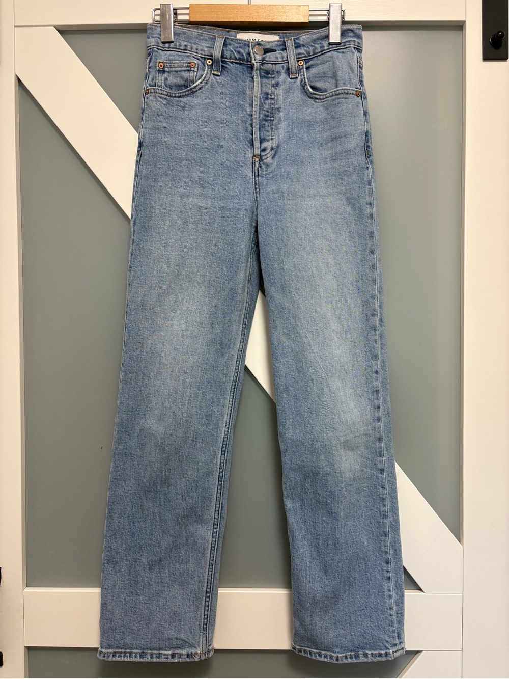 Denim Forum- The Arlo High Rise Straight 28L - Picture 2 of 12